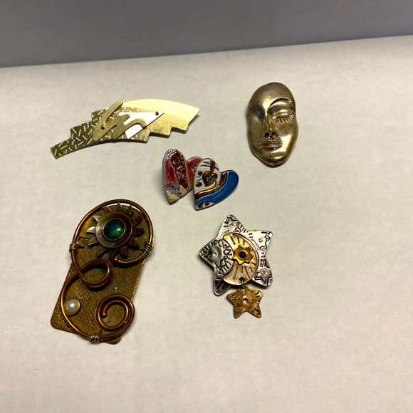 Assorted vintage fashion brooches/pins - Picture 1 of 1